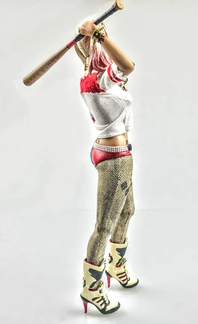 FIGURA HARLEY QUINN. (SUICIDE SQUAD). ESCALA: 1/6.