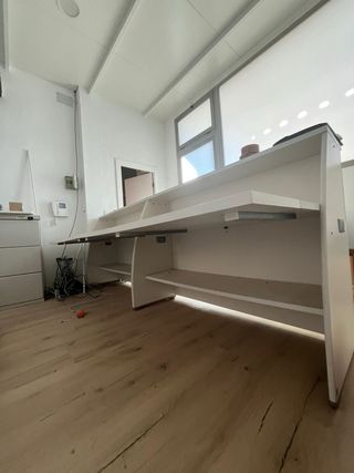 Mostrador doble con extensiones en el soporte mesa