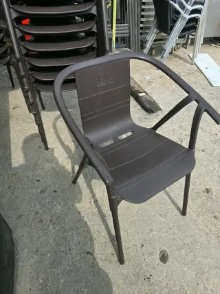 20 Sillas Mahou Marrón Plástico