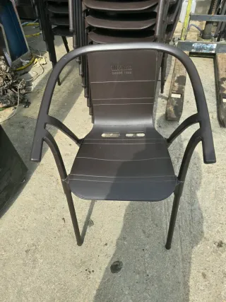 20 Sillas Mahou Marrón Plástico