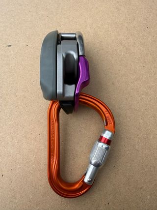 Petzl GriGri+ i mosquetón Petzl + cinta Mammut