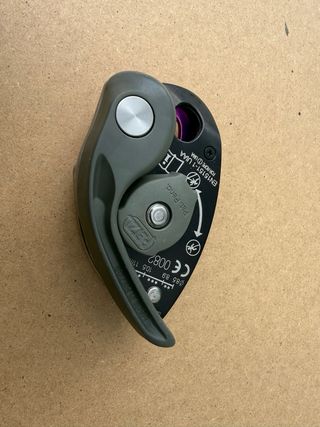 Petzl GriGri+ i mosquetón Petzl + cinta Mammut