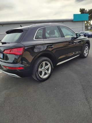 Audi Q5 Sport tagliandata e gommata