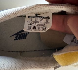 Deportivas Nike Blancas y Azul Marino