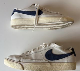 Deportivas Nike Blancas y Azul Marino