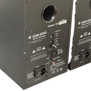 PAREJA DE MONITORES ADAM T5V