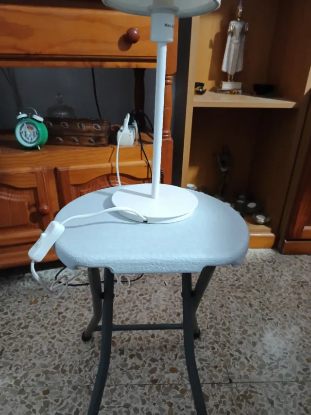 Lámpara de mesa tela y plástico e Hierro