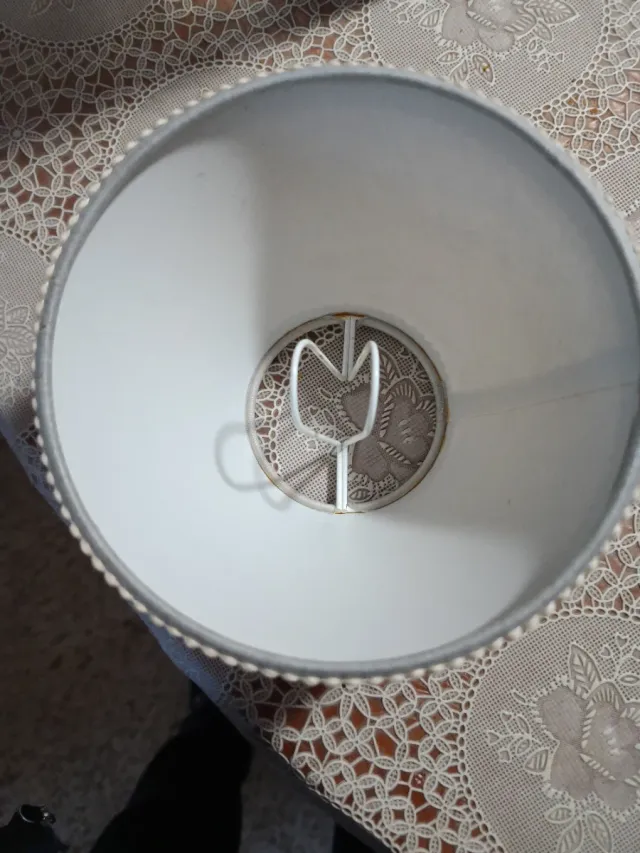 Lámpara de mesa tela y plástico e Hierro