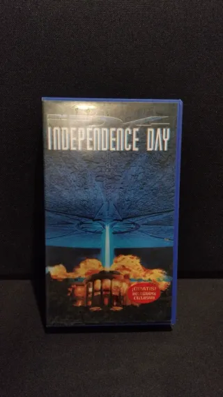 VHS INDEPENDENCE DAY +CAJA+LIBRETO 9/10 CONSERVADA