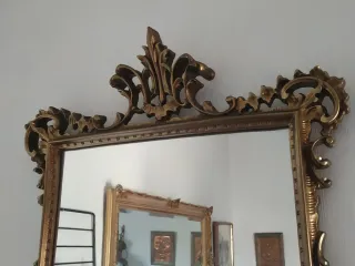 Espejo Vintage Dorado con Marco Tallado