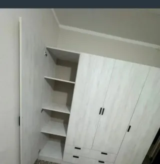 Armario blanco 6 puertas y 4 cajones