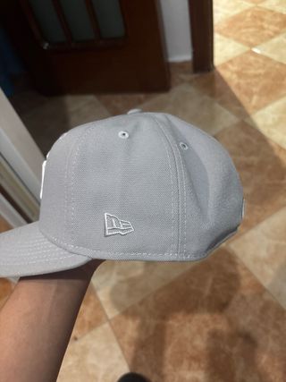 Gorra New Era Yankees Semicurva Gris