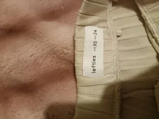 Conjunto Lefties Top y Pantalón Ancho Beige