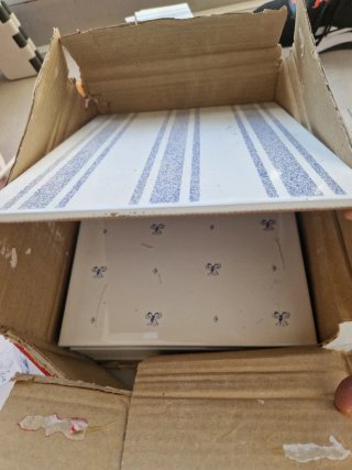 Azulejos cerámicos blanco y azul