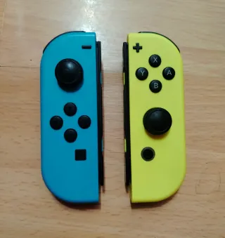 Joycons Nintendo Azul y Amarillo