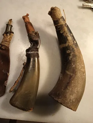 4 Polvoreras Antiguas de Cuerno