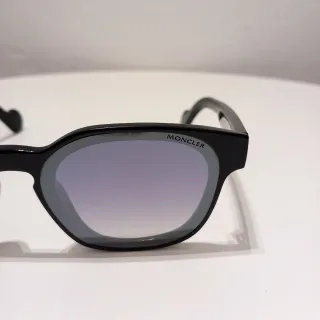 Occhiali da sole Moncler ML0107 neri specchiati