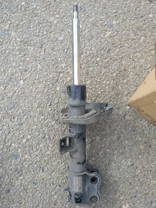 Amortiguador Derecho Kia Carens 2013