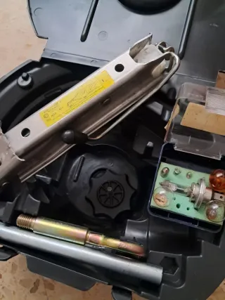 Kit de recambios rueda de repuesto Wv Golf...