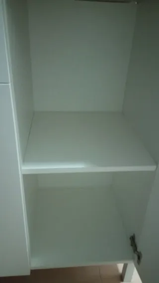 Alacena auxiliar cocina madera y blanco