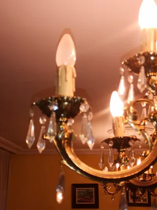 2 Lámparas de salón doradas bronce y cristales