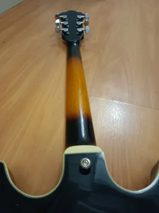 Guitarra electroacústica