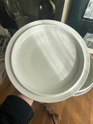 Sopera de loza francesa azul y blanca