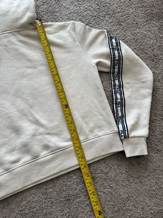 Sudadera Fila Beige con Cordones Rojos