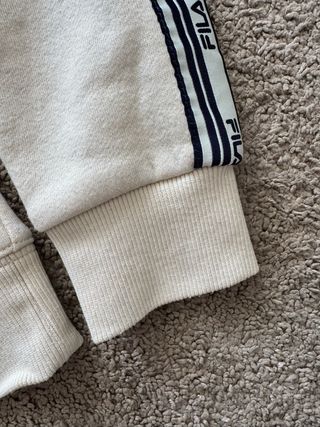 Sudadera Fila Beige con Cordones Rojos