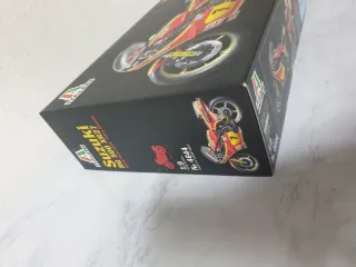 Maqueta Suzuki RG 500 XR27 Italeri
