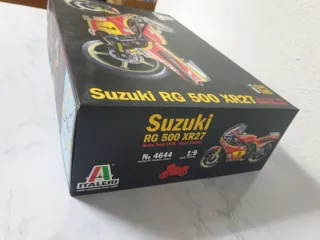 Maqueta Suzuki RG 500 XR27 Italeri