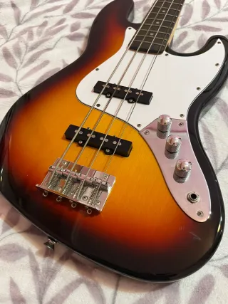 Bajo Eléctrico Harley Benton Sunburst