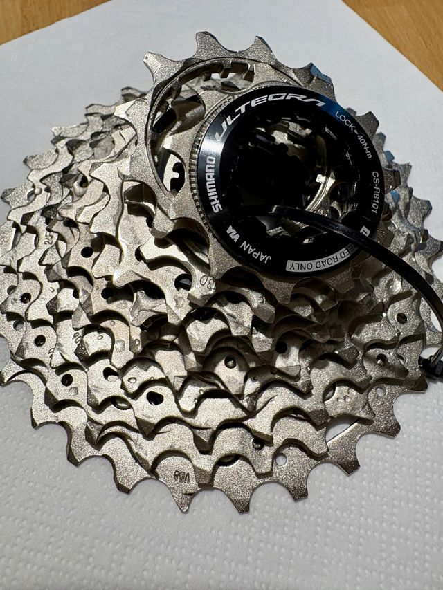 Shimano CS-R8100-12 Gamme Ultegra cassette pour vélo route moderne