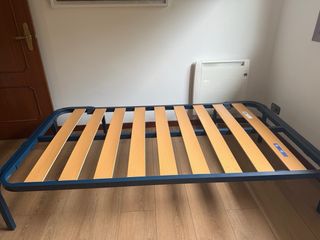 Somier y colchon de 105 cm.  En perfecto estado.