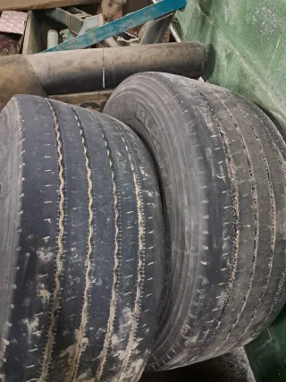 2 Neumáticos Camión 385/55-22.5