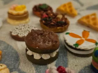 Set di pasticceria in miniatura per casa in miniatura