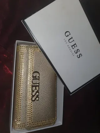 Monedero Guess Dorado con Tachuelas