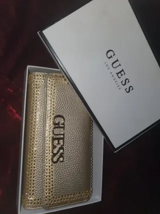 Monedero Guess Dorado con Tachuelas