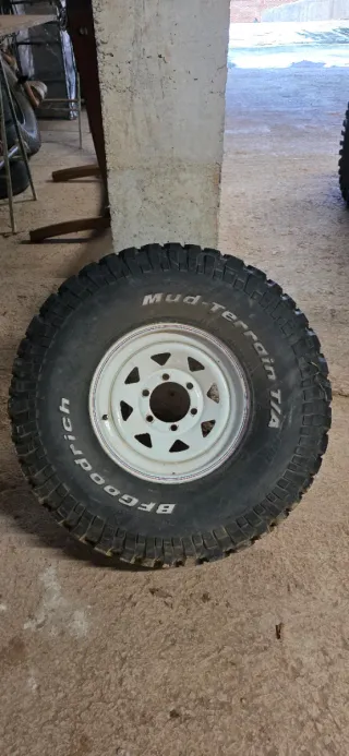 Rueda BFGoodrich 33x12,5 R15