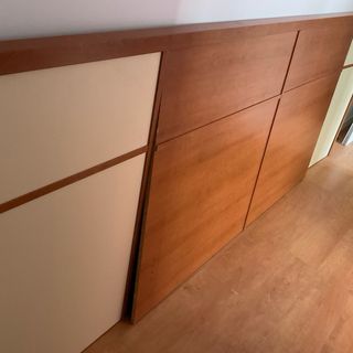 Cabecero de madera cerezo con detalles en beige