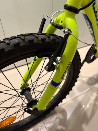 Bicicleta niño fluor Zoom 16