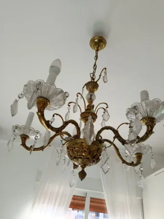 Araña de 5 brazos dorada y cristal