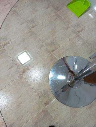 Mesa redonda cristal 1m diámetro