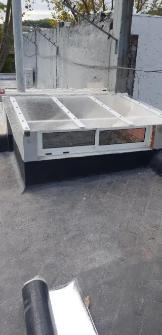 Montador de ventanas de aluminio