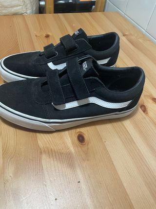 Zapatillas Vans velcro negras y blancas