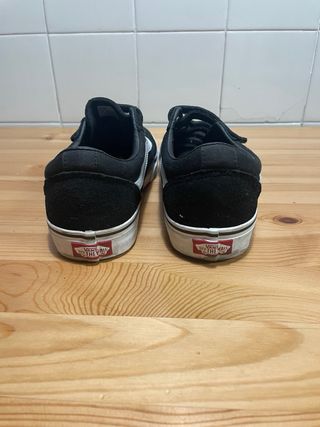 Zapatillas Vans velcro negras y blancas
