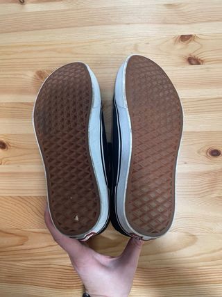 Zapatillas Vans velcro negras y blancas