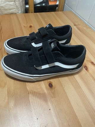 Zapatillas Vans velcro negras y blancas