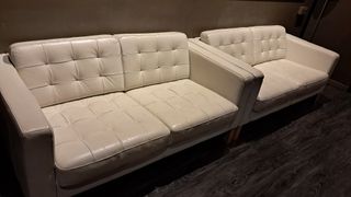 Sofá IKEA 2 plazas piel blanco