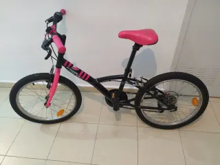 Bicicleta infantil B'TWIN rosa y negra